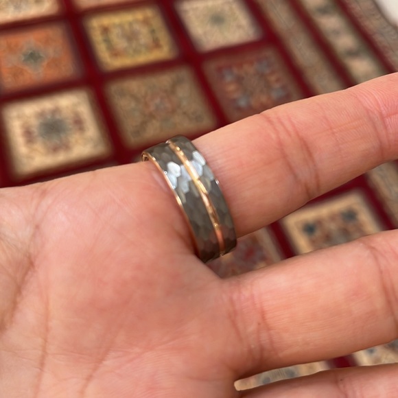 Rose Gold 8mm Tungsten Wedding Band hammer cut - Picture 5 of 15